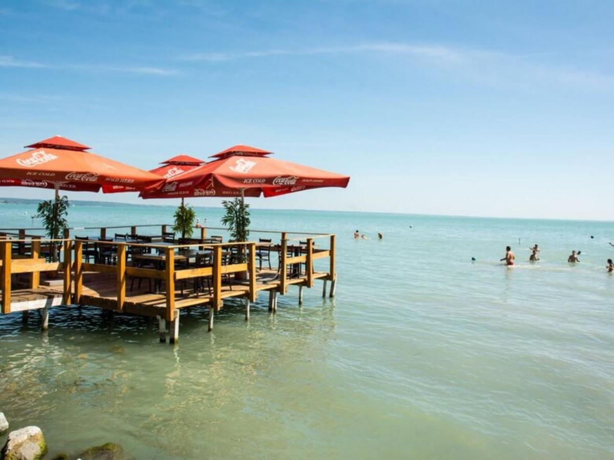 Bowery Guest Houses - Arnyas Vendeghazak Balatonalmádi Exterior foto